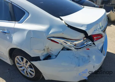 2016 Nissan Altima 2.5 S z USA, uszkodzony, nr VIN 1N4AL3AP7GC208402